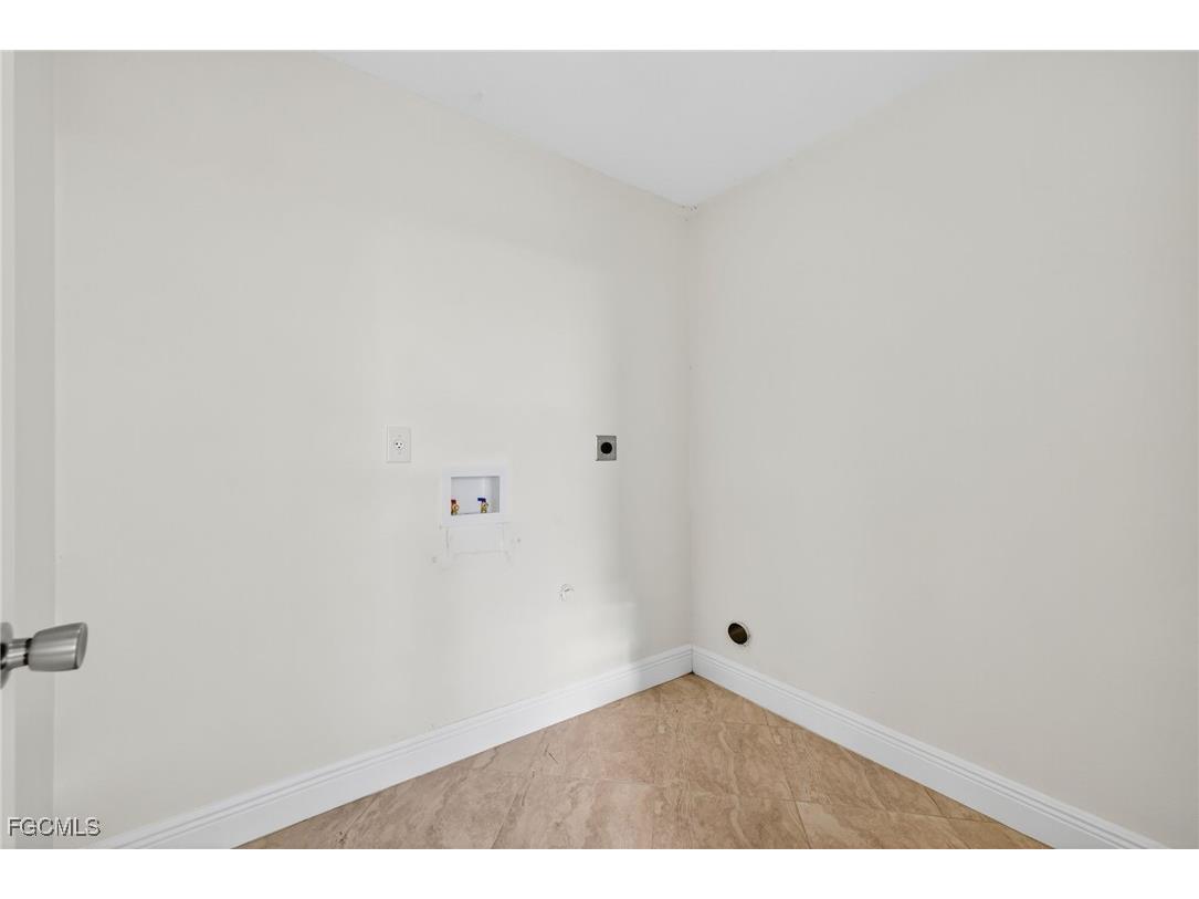 2531 NE 6th Avenue Cape Coral FL 33909 2025017458 image25