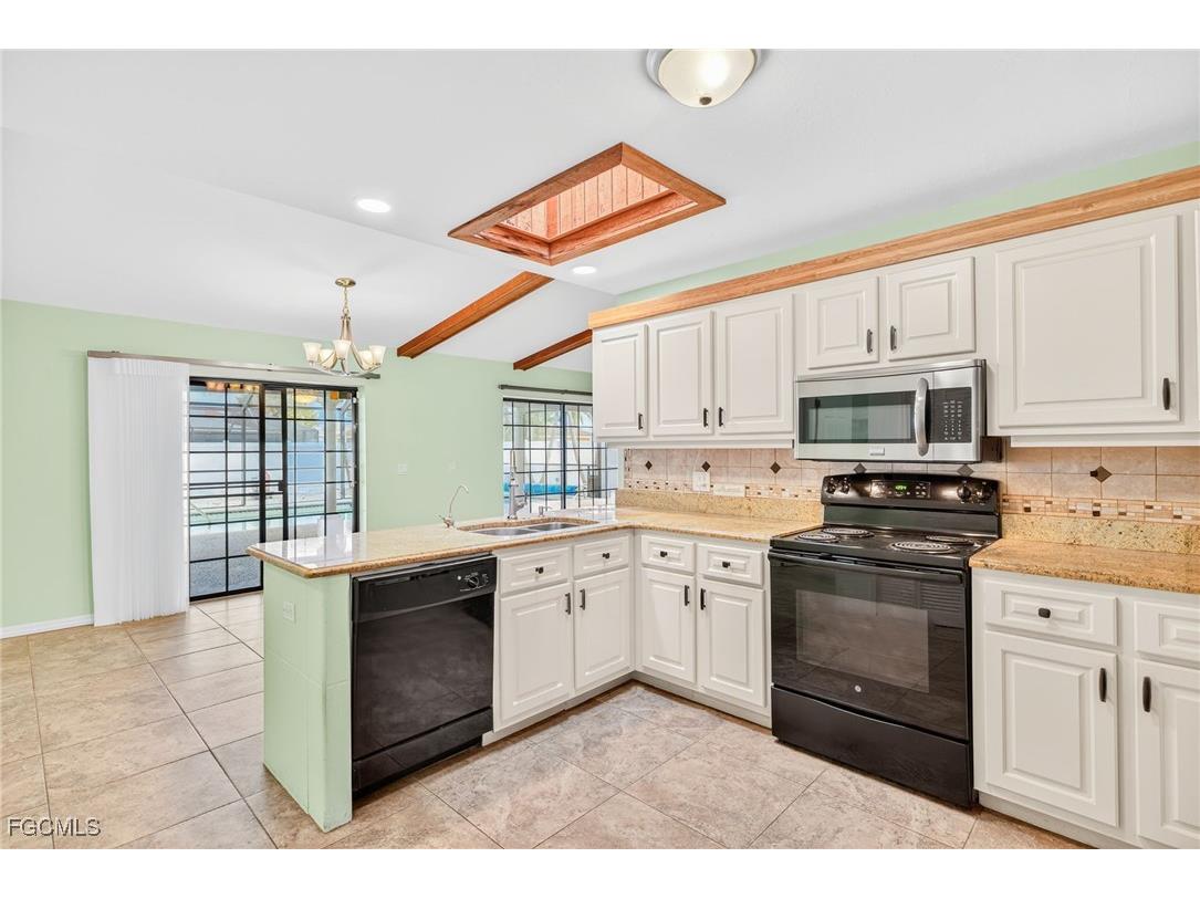 2531 SE 25th Avenue Cape Coral FL 33904 2025019099 image8