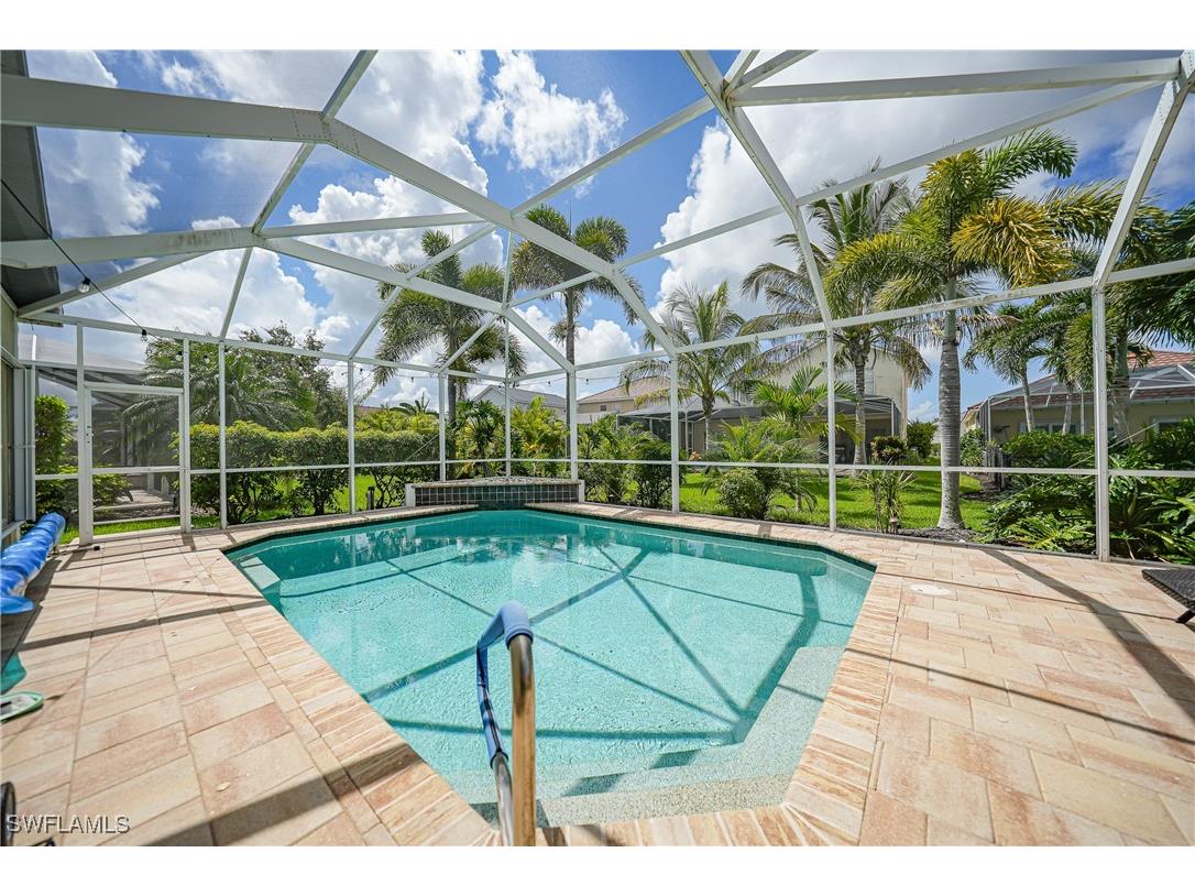 2532 Blackburn Circle Cape Coral FL 33991 224089784 image1