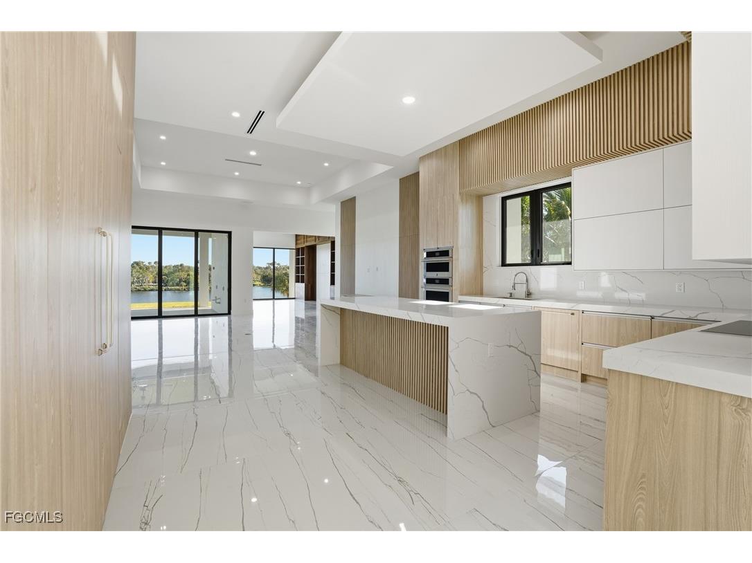 2532 Caloosa Shores Dr Labelle FL 33935 2025023624 image11