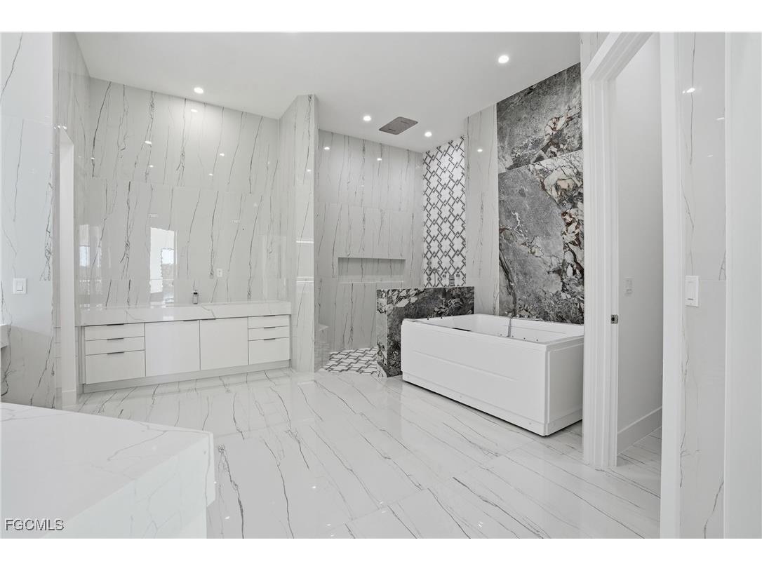 2532 Caloosa Shores Dr Labelle FL 33935 2025023624 image19