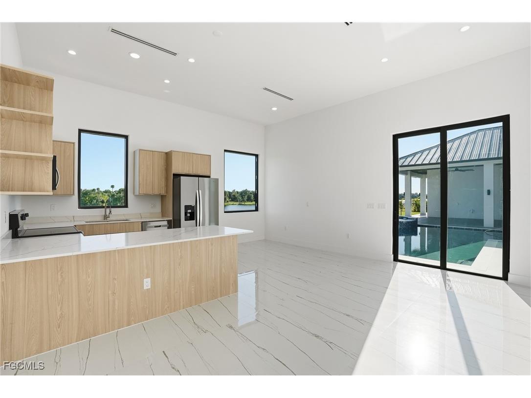 2532 Caloosa Shores Dr Labelle FL 33935 2025023624 image32