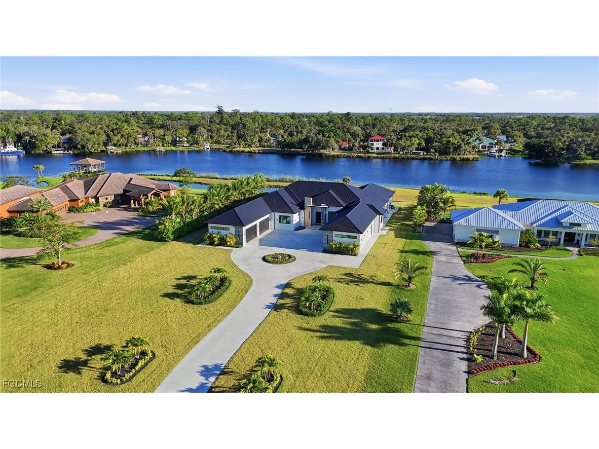 2532 Caloosa Shores Dr Labelle FL 33935 2025023624 image4