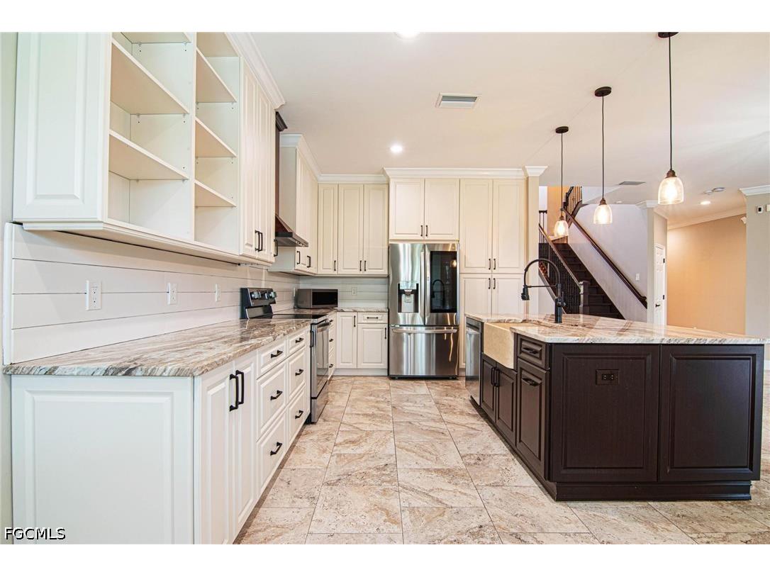 2534 Verdmont Court Cape Coral FL 33991 2026027533 image4