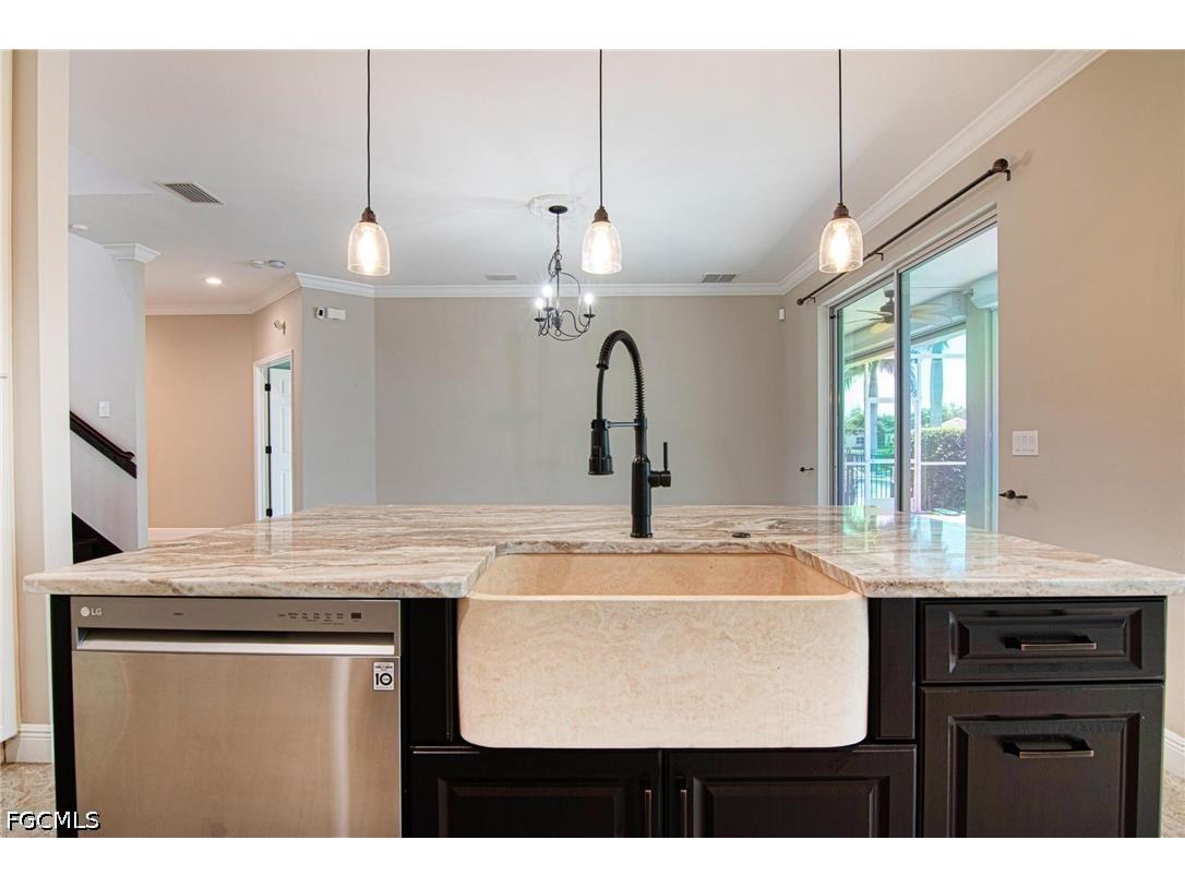 2534 Verdmont Court Cape Coral FL 33991 2026027533 image5