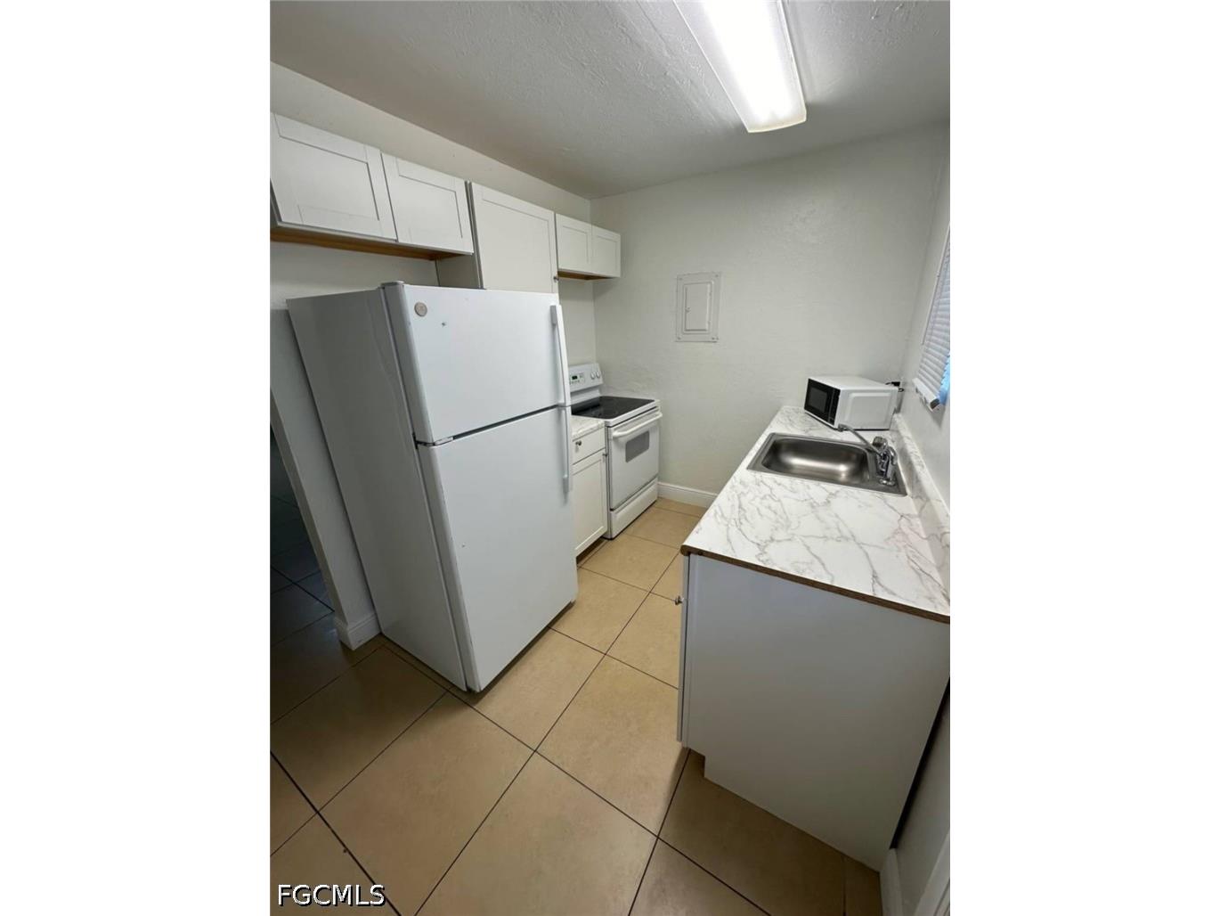 2535 Parkway Street Fort Myers FL 33901 2026015688 image4