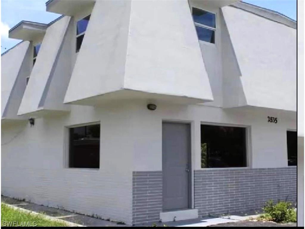 2535 Parkway Street Fort Myers FL 33901 223063918 image1