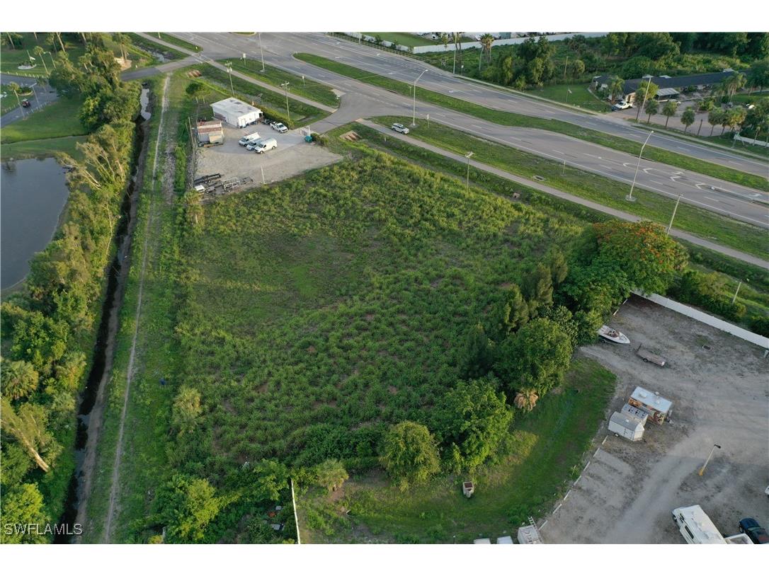 2536 N Tamiami Trail North Fort Myers FL 33903 225054520 image3