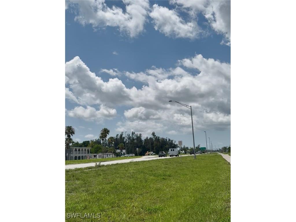 2536 N Tamiami Trail North Fort Myers FL 33903 225054520 image5