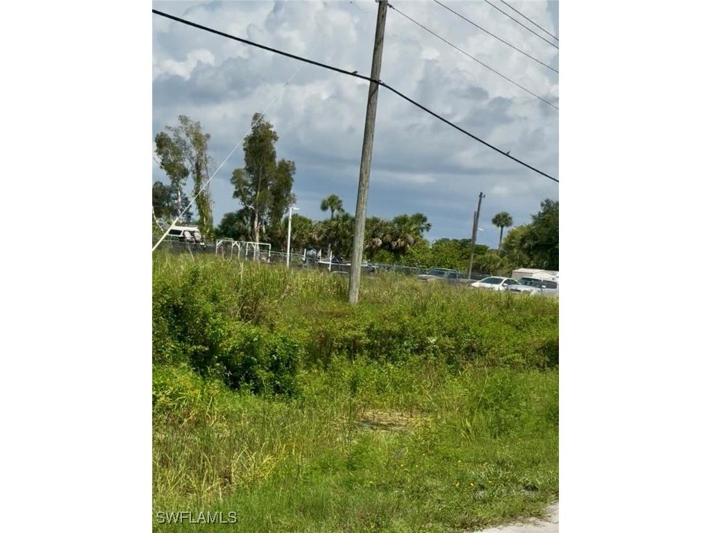 2536 N Tamiami Trail North Fort Myers FL 33903 225054520 image8