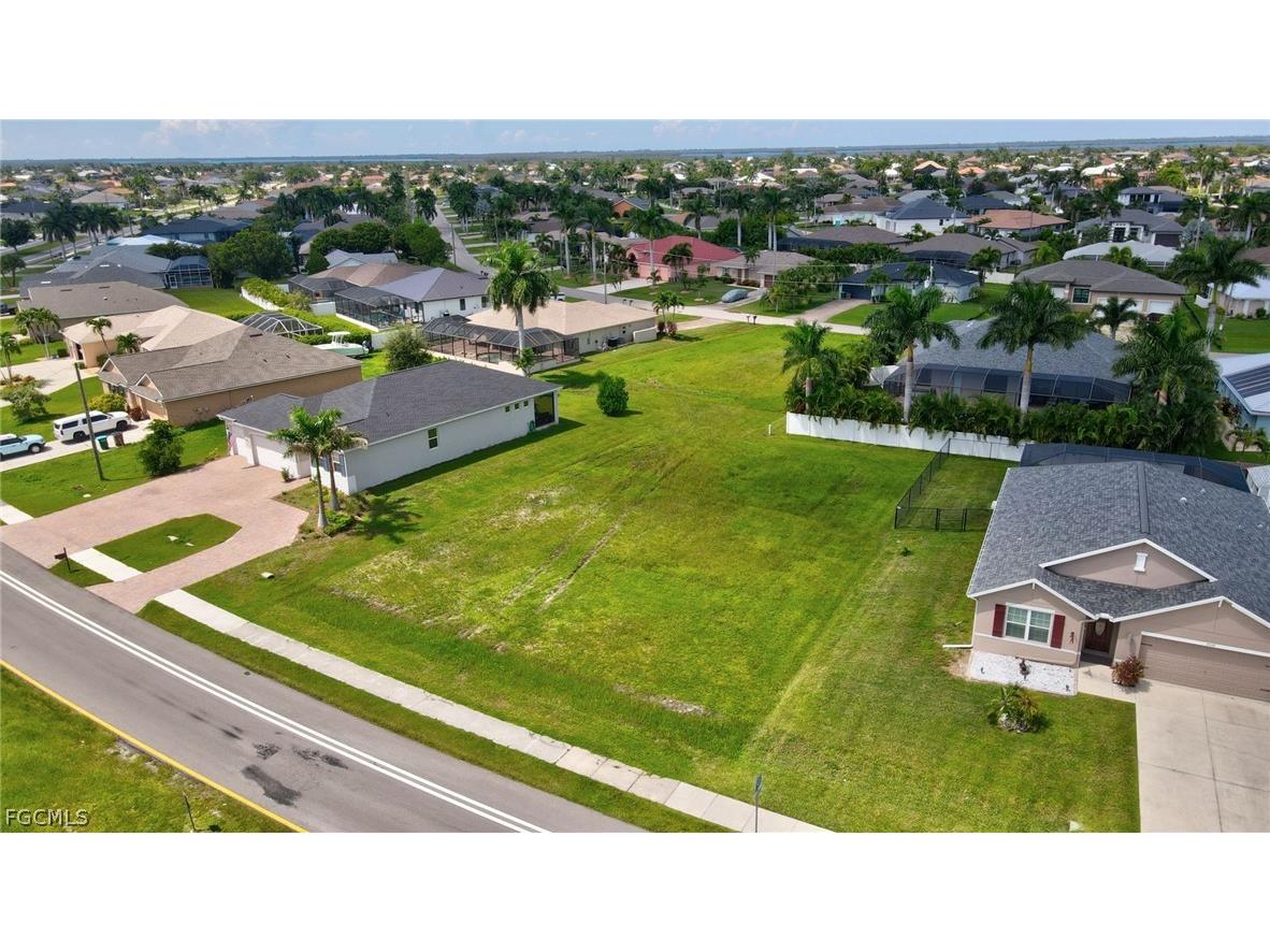 2536 Surfside Boulevard Cape Coral FL 33914 2026009075 image14