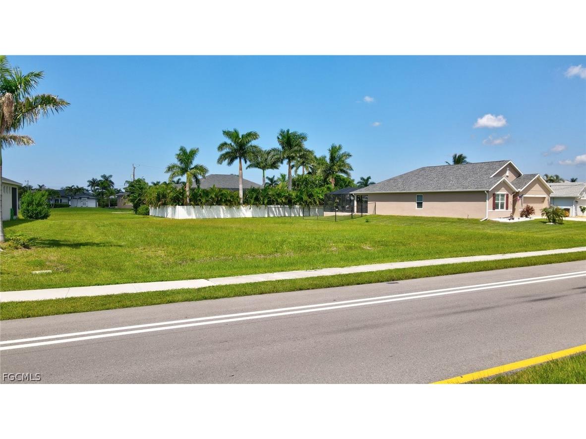 2536 Surfside Boulevard Cape Coral FL 33914 2026009075 image19