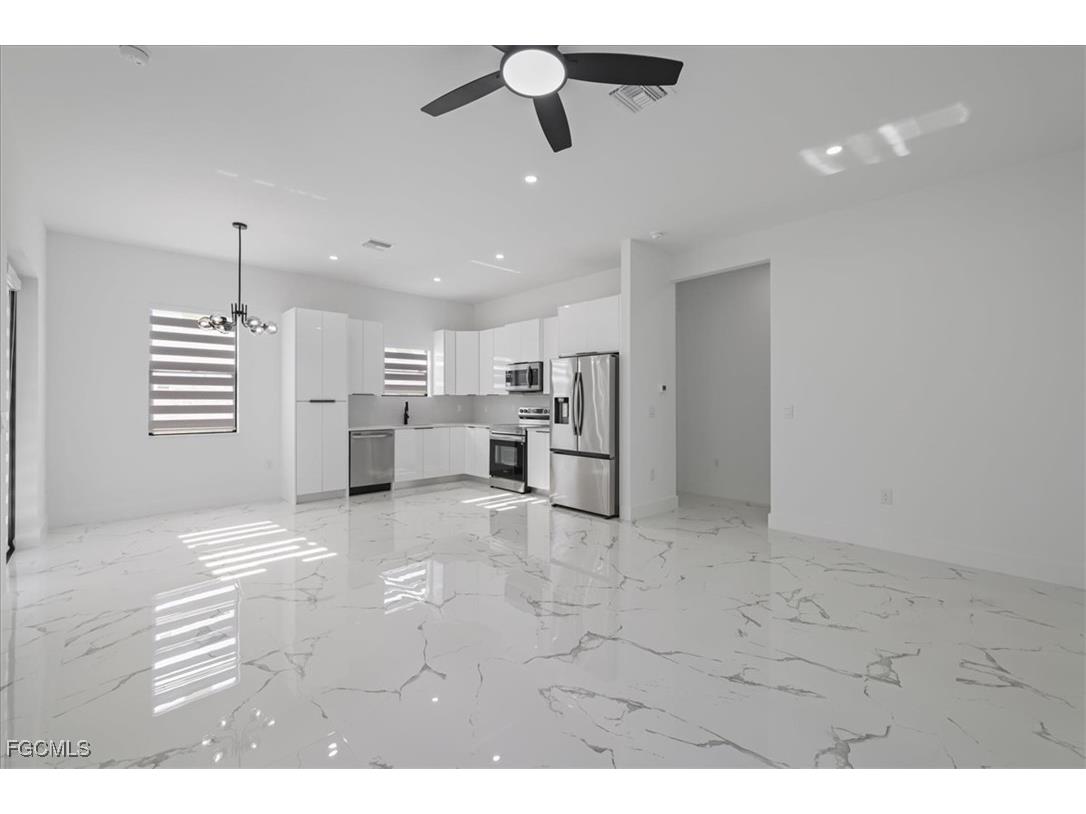 2537 Sunniland Boulevard Lehigh Acres FL 33971 2025020495 image4