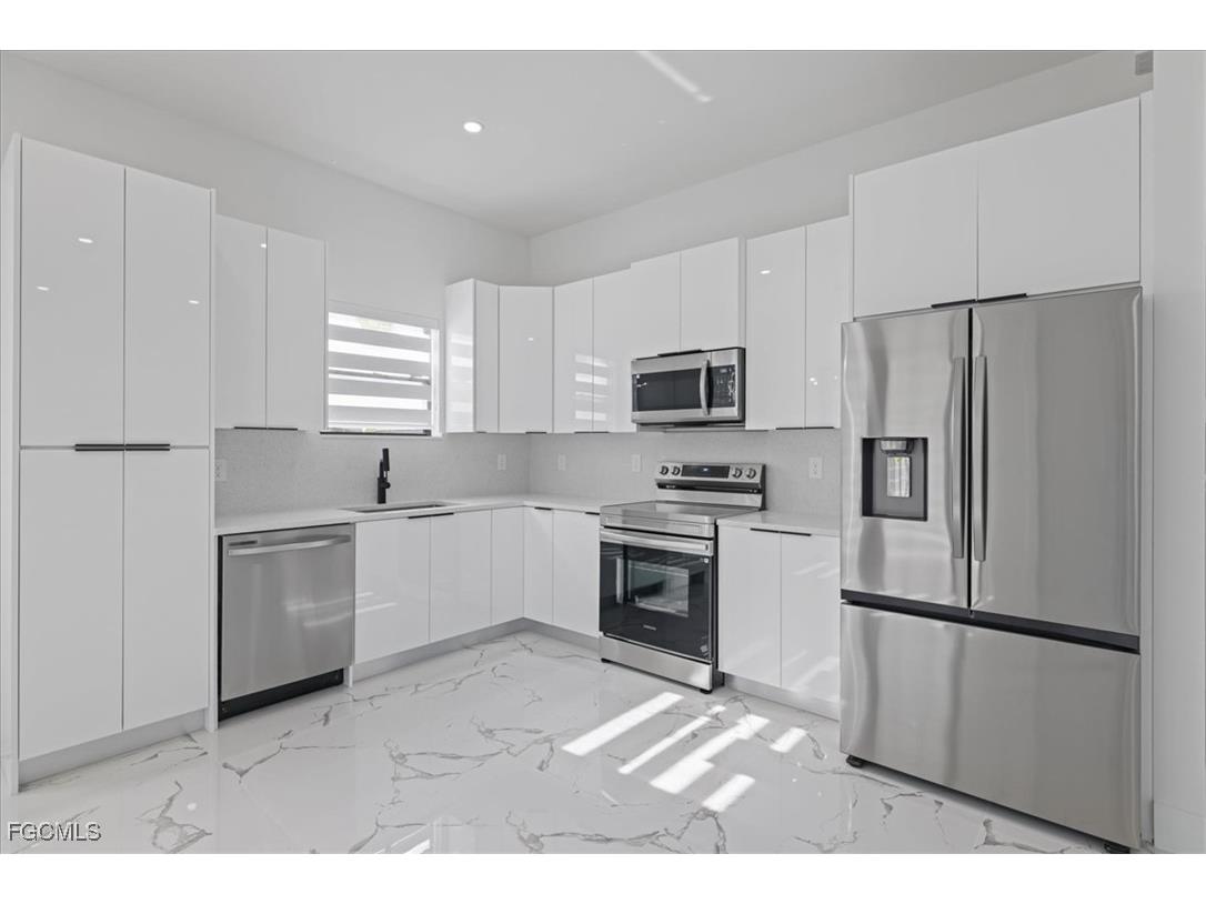 2537 Sunniland Boulevard Lehigh Acres FL 33971 2025020495 image5