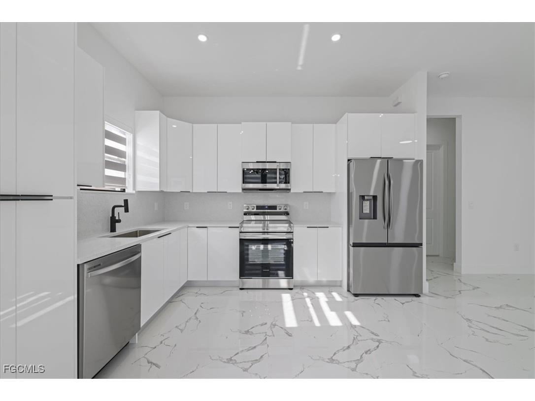 2537 Sunniland Boulevard Lehigh Acres FL 33971 2025020495 image7