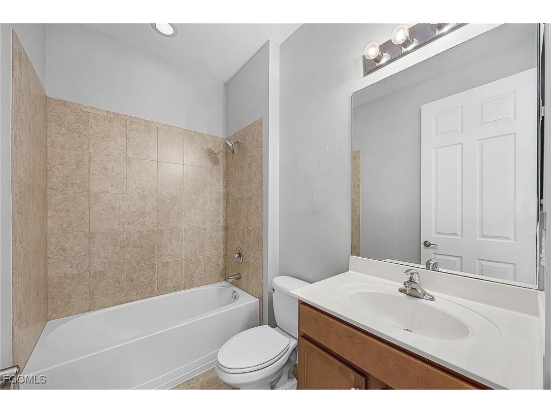 2538 Ashbury Circle Cape Coral FL 33991 2025025511 image40