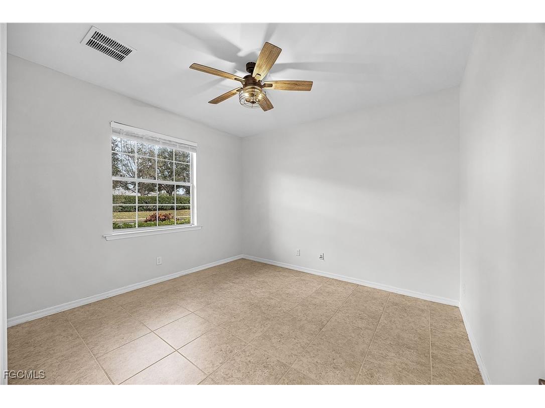 2538 Ashbury Circle Cape Coral FL 33991 2025025511 image8