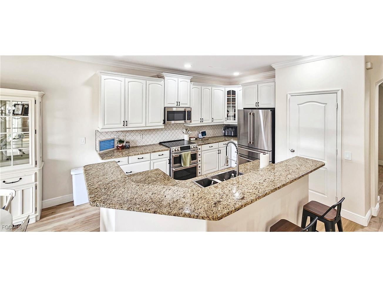 2538 Blackburn Circle Cape Coral FL 33991 2026002788 image10