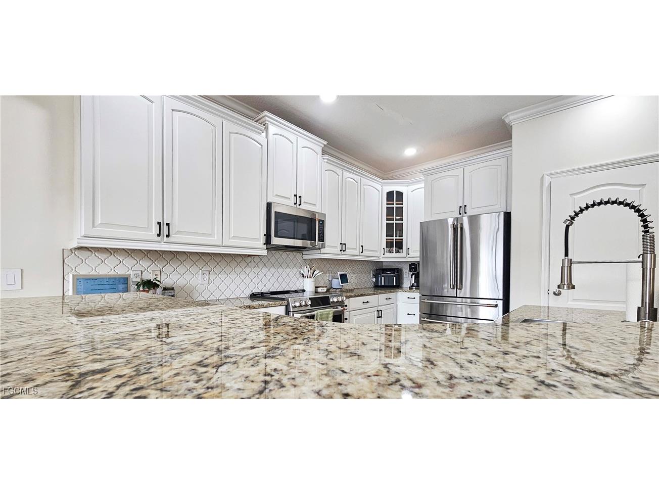 2538 Blackburn Circle Cape Coral FL 33991 2026002788 image13