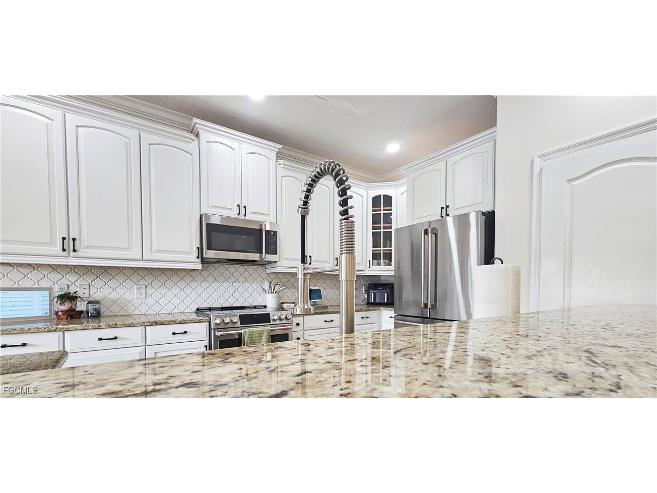 2538 Blackburn Circle Cape Coral FL 33991 2026002788 image14