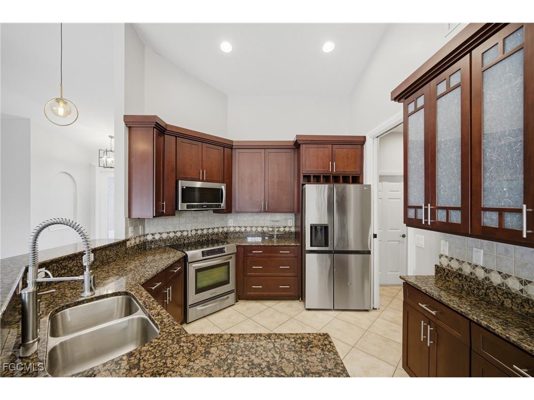 2538 SW 35th Lane Cape Coral FL 33914 2025012466 image13