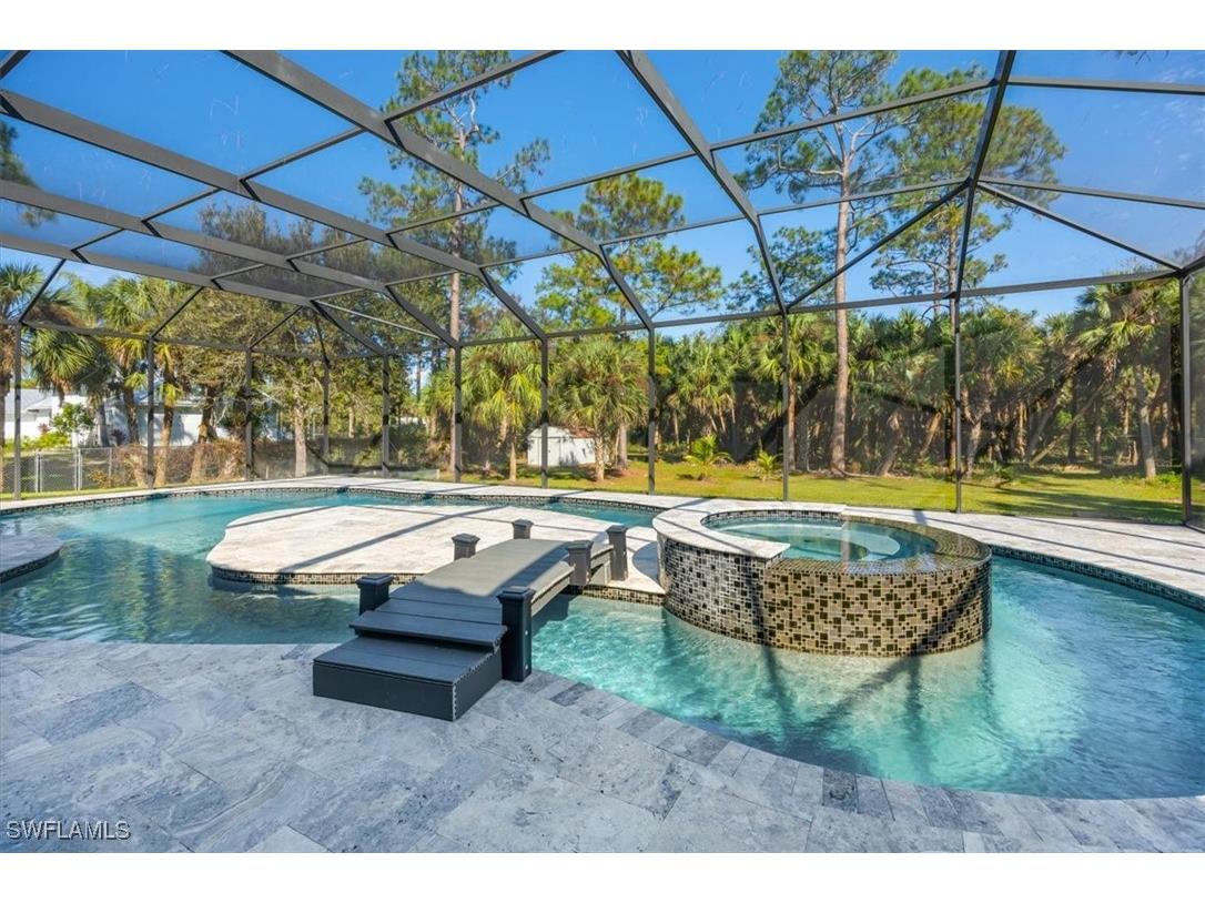 254 17th Street NW Naples FL 34120 224064684 image1
