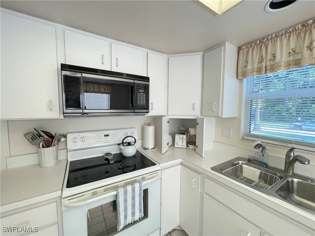 254 6th Avenue S #8 Naples FL 34102 225041354 image6