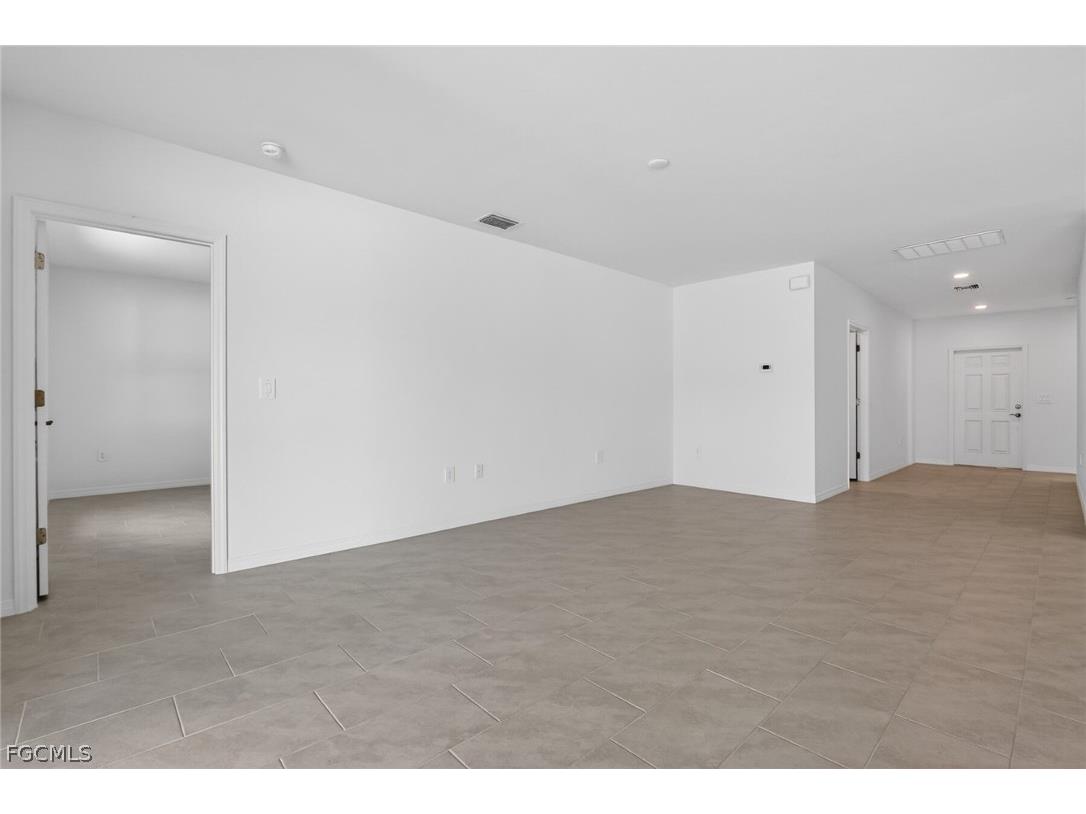 254 Lakeside Breeze Way Lehigh Acres FL 33936 2026012629 image6