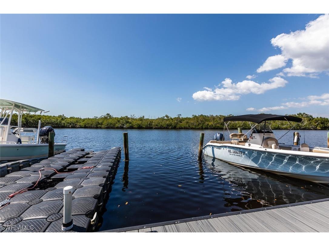 254 Newport Drive #403 Naples FL 34114 223017517 image1