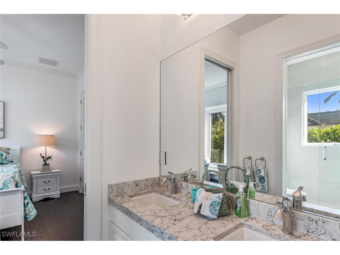 2540 Half Moon Walk Naples FL 34102 225055036 image32