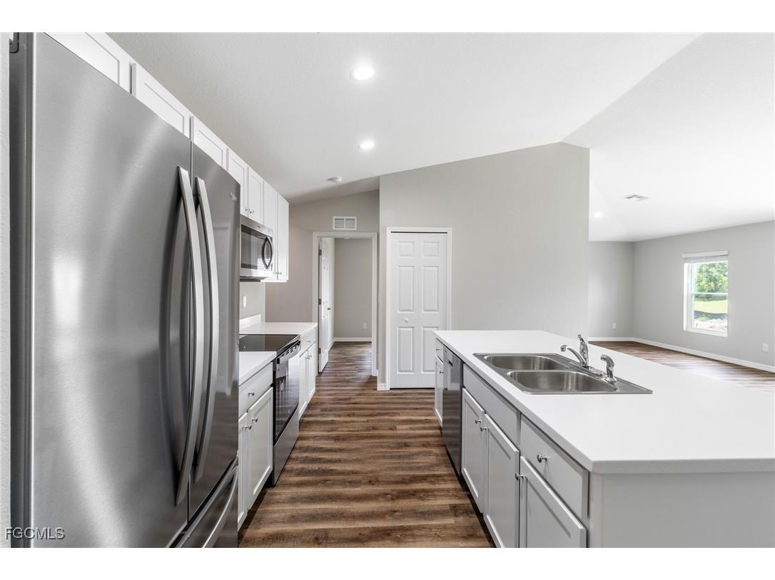 2540 NW 19th Place Cape Coral FL 33993 2025021002 image1