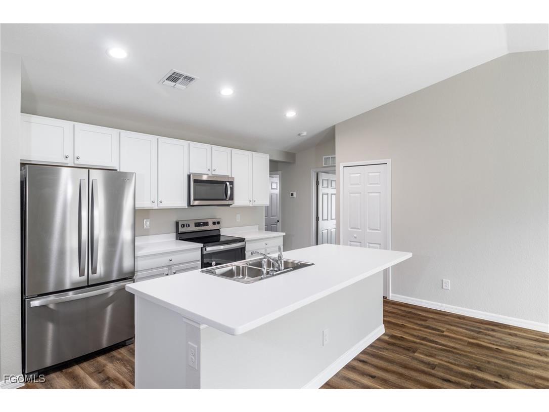 2540 NW 19th Place Cape Coral FL 33993 2025021002 image3