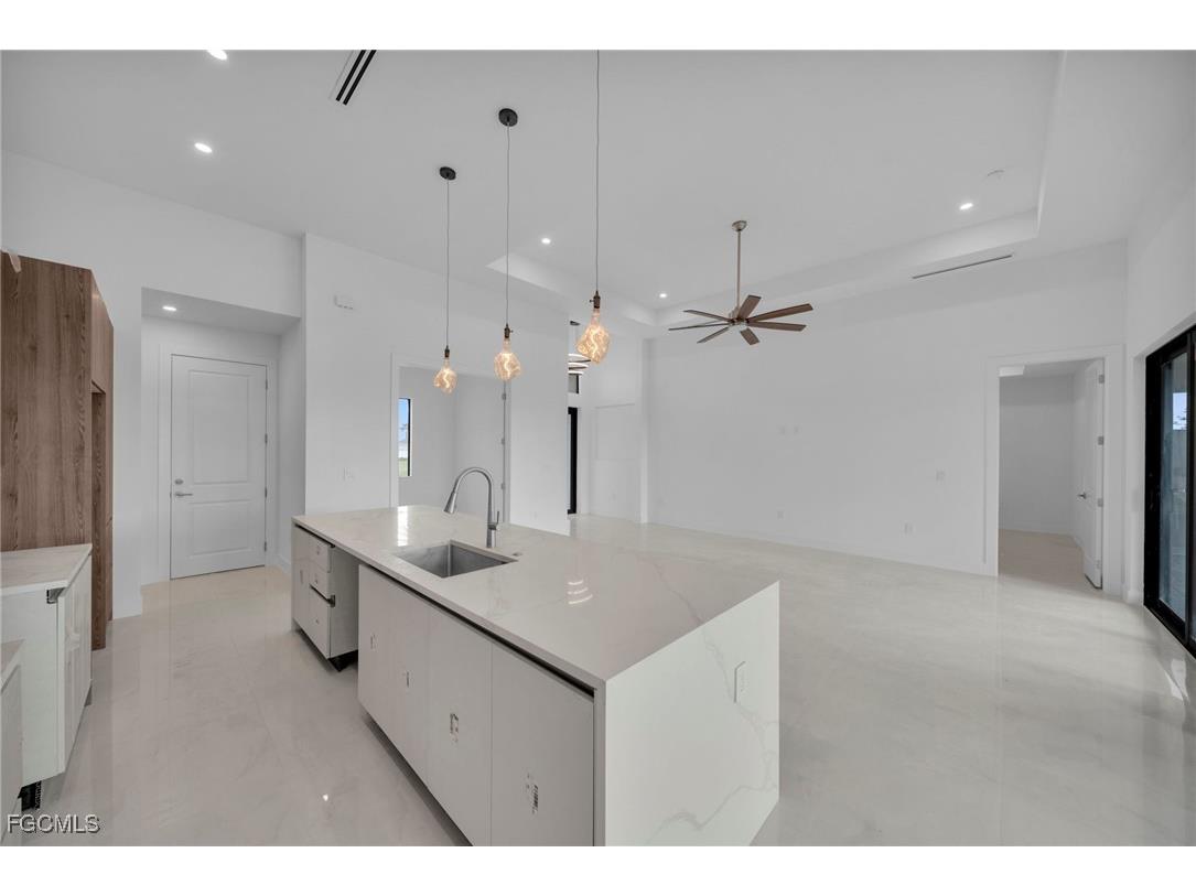 2540 NW 6th Terrace Cape Coral FL 33993 2025022438 image10