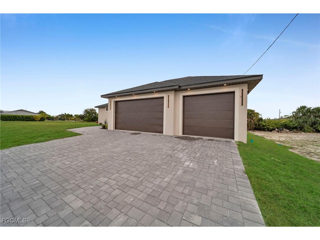 2540 NW 6th Terrace Cape Coral FL 33993 2025022438 image5