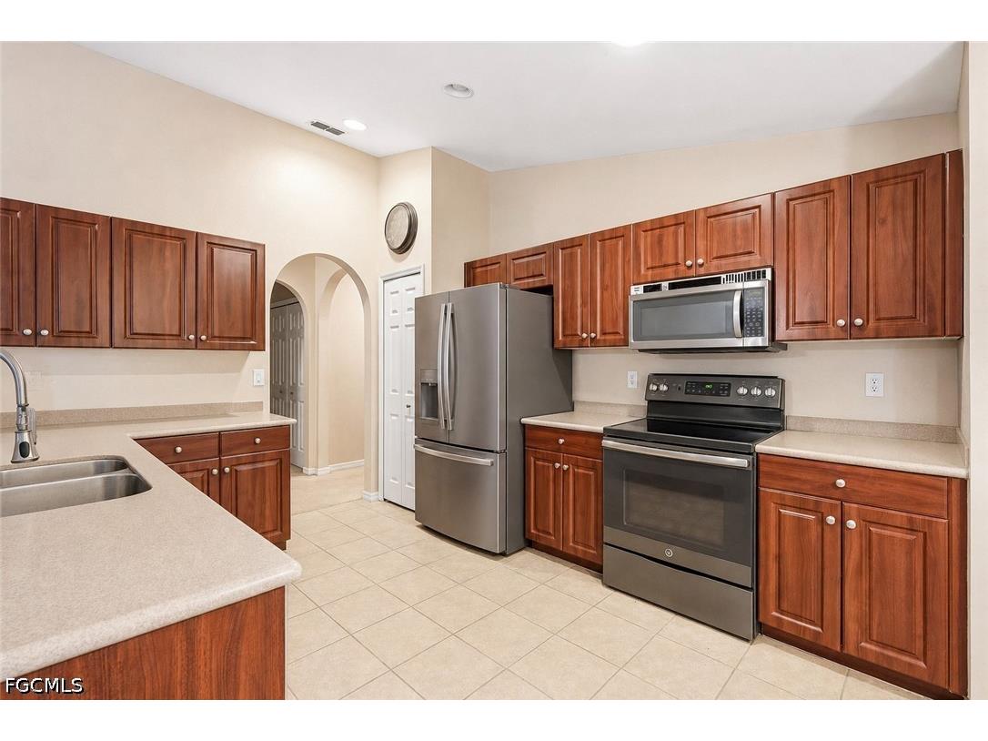 2541 NW 21st Avenue Cape Coral FL 33993 2026029441 image4