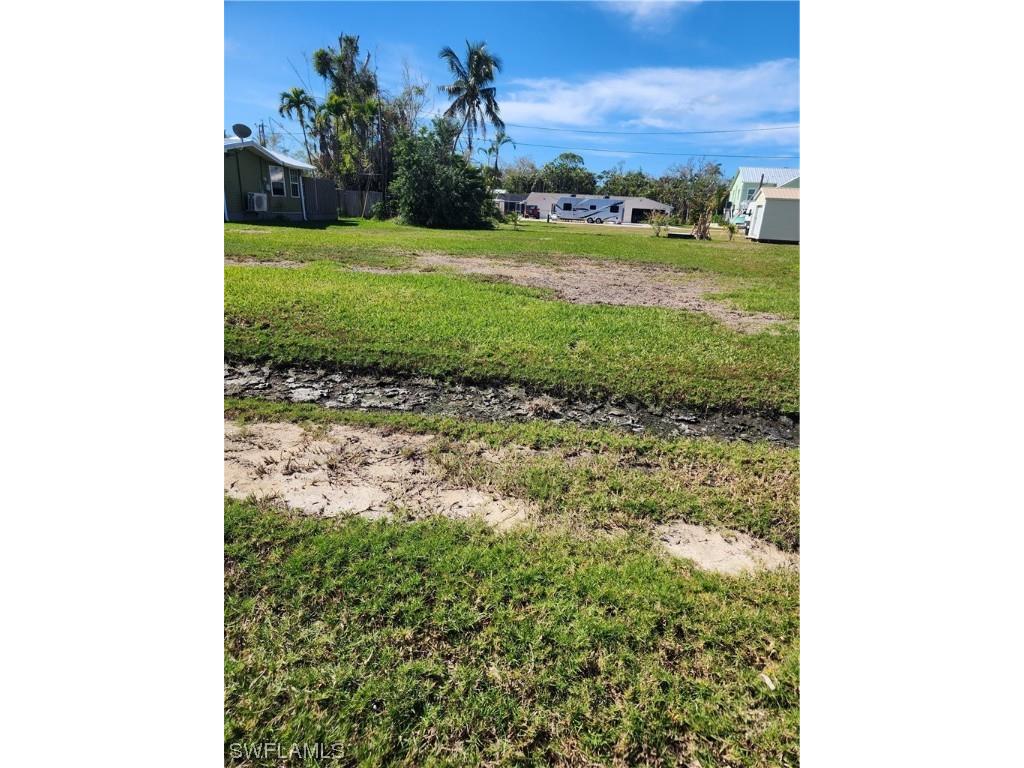 2541 Rose Avenue Saint James City FL 33956 224013380 image1