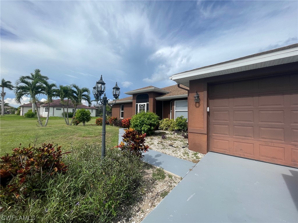 2541 SW 27th Place Cape Coral FL 33914 223055561 image1
