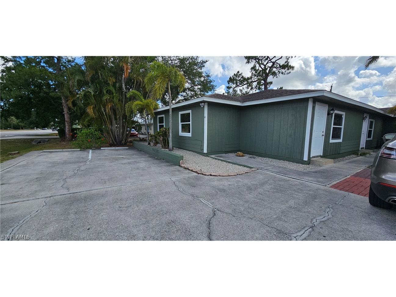 2542 Santa Barbara Boulevard #4 Naples FL 34116 224042189 image1