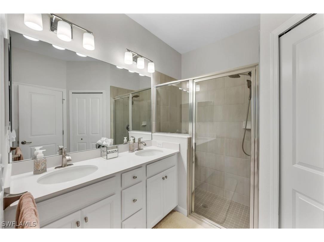 2543 Vine Avenue Naples FL 34120 226006790 image11