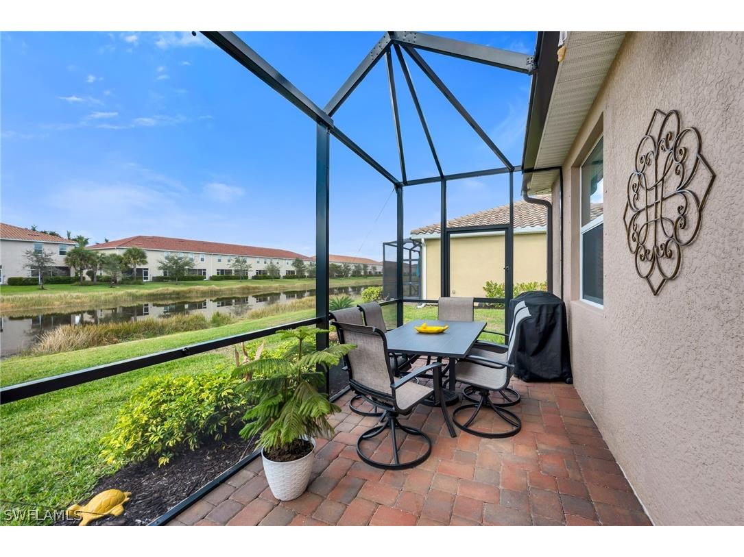 2543 Vine Avenue Naples FL 34120 226006790 image16