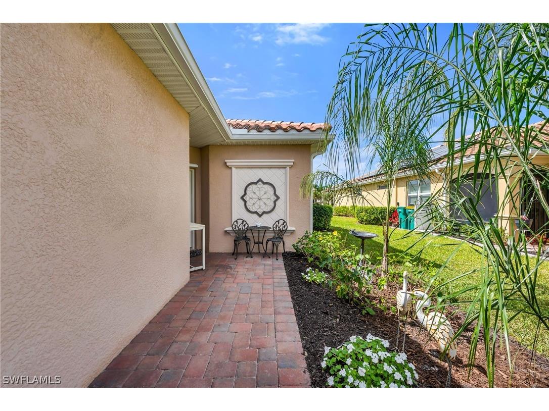 2543 Vine Avenue Naples FL 34120 226006790 image4