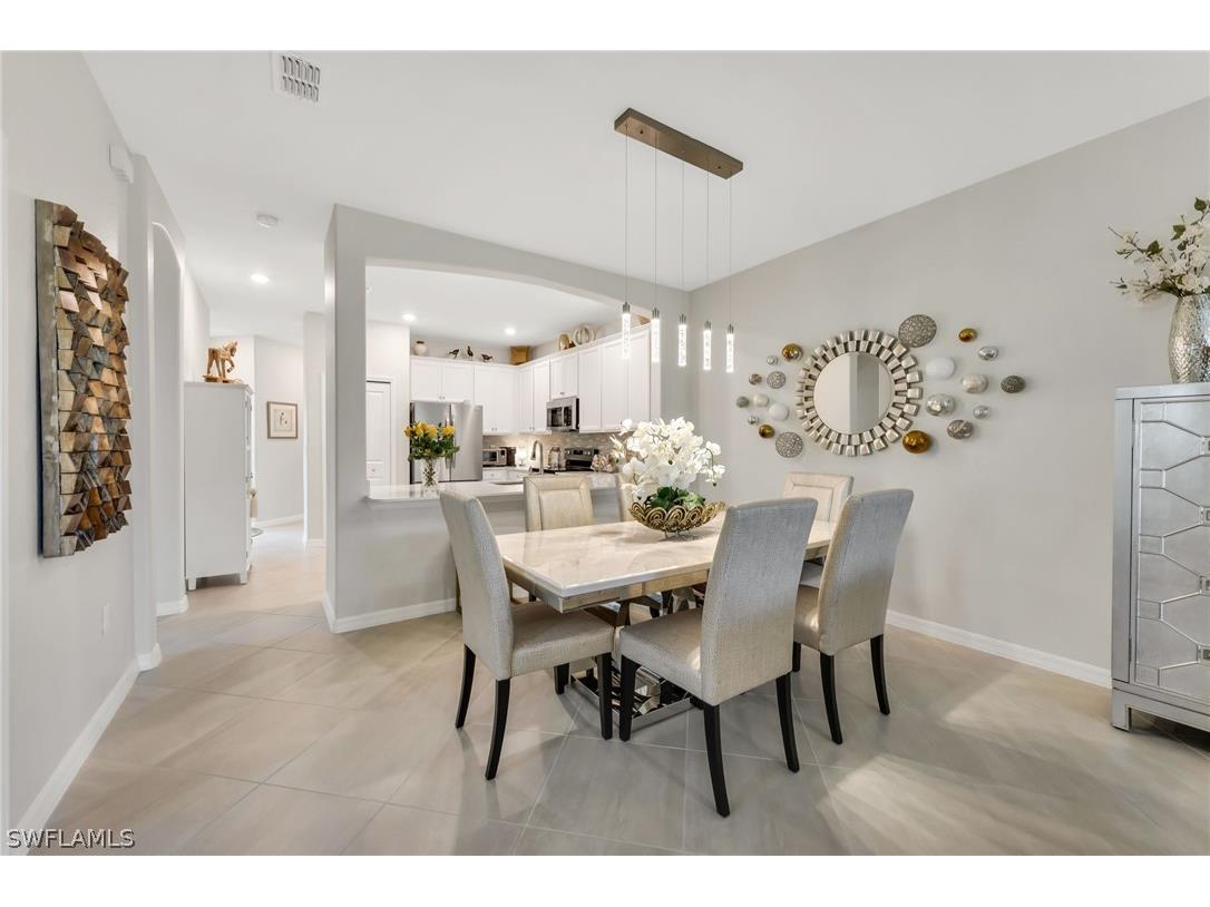 2543 Vine Avenue Naples FL 34120 226006790 image9