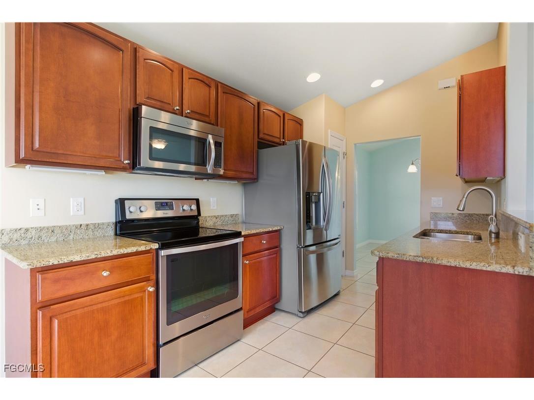 2546 Greendale Place Cape Coral FL 33991 2025021313 image14