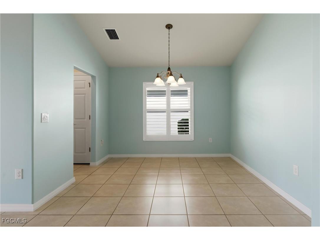 2546 Greendale Place Cape Coral FL 33991 2025021313 image15