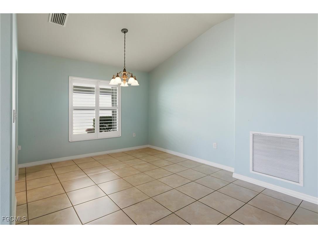 2546 Greendale Place Cape Coral FL 33991 2025021313 image16