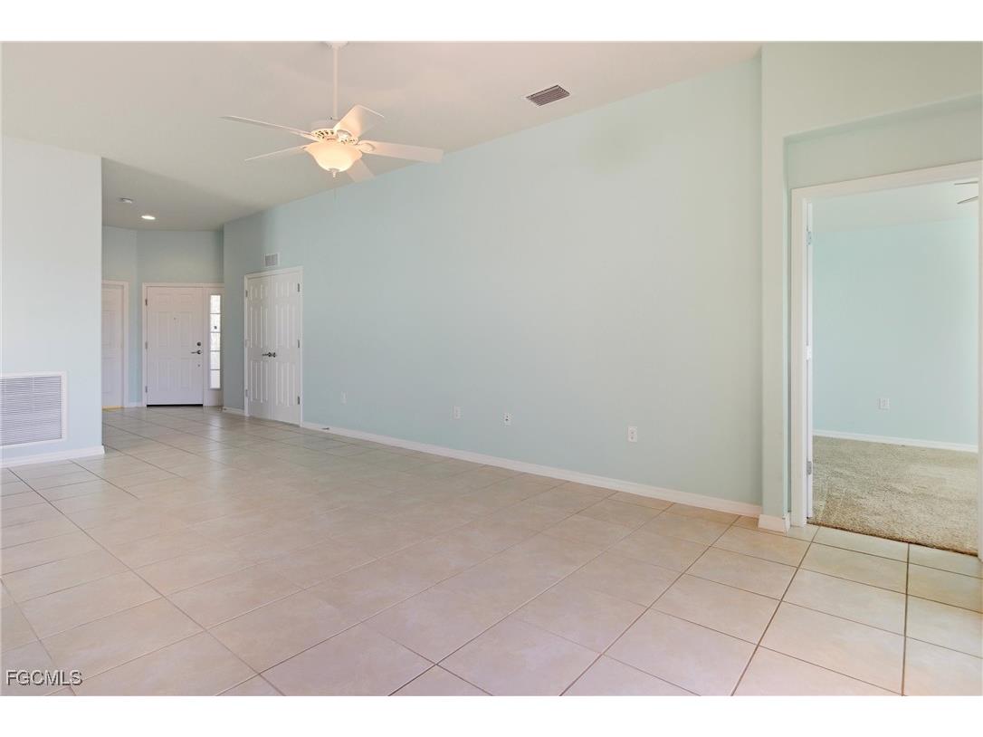 2546 Greendale Place Cape Coral FL 33991 2025021313 image18