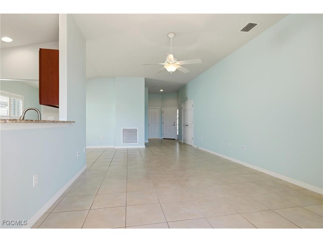 2546 Greendale Place Cape Coral FL 33991 2025021313 image19