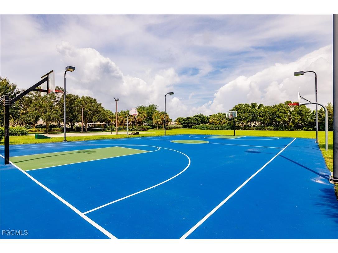 2546 Greendale Place Cape Coral FL 33991 2025021313 image48