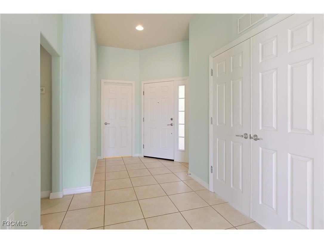 2546 Greendale Place Cape Coral FL 33991 2025021313 image8