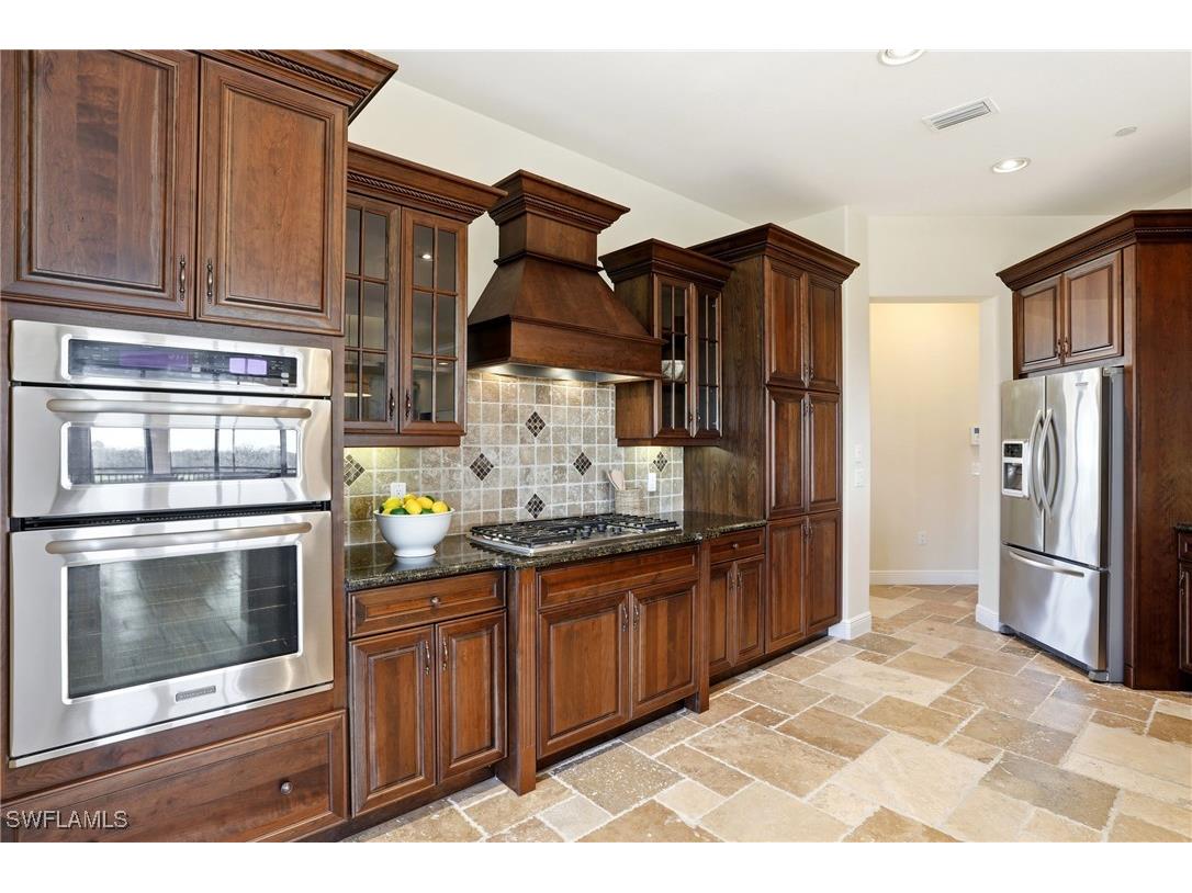 2546 Marquesa Royale Lane #7-302 Naples FL 34109 225075170 image18